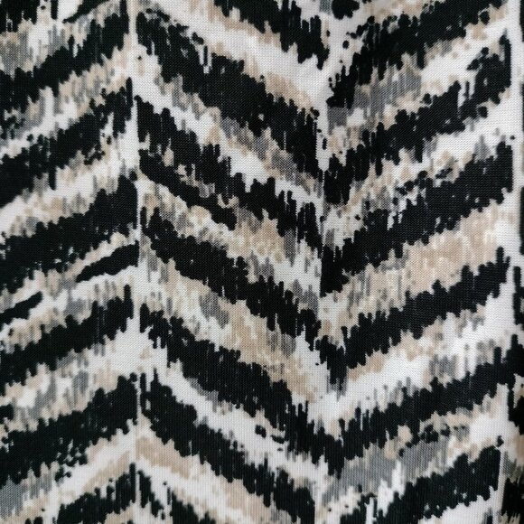 NWT Cocomo Plus Size 2X Black Multicolor Animal Print Pintuck 3/4 Sleeve Top - Picture 5 of 7